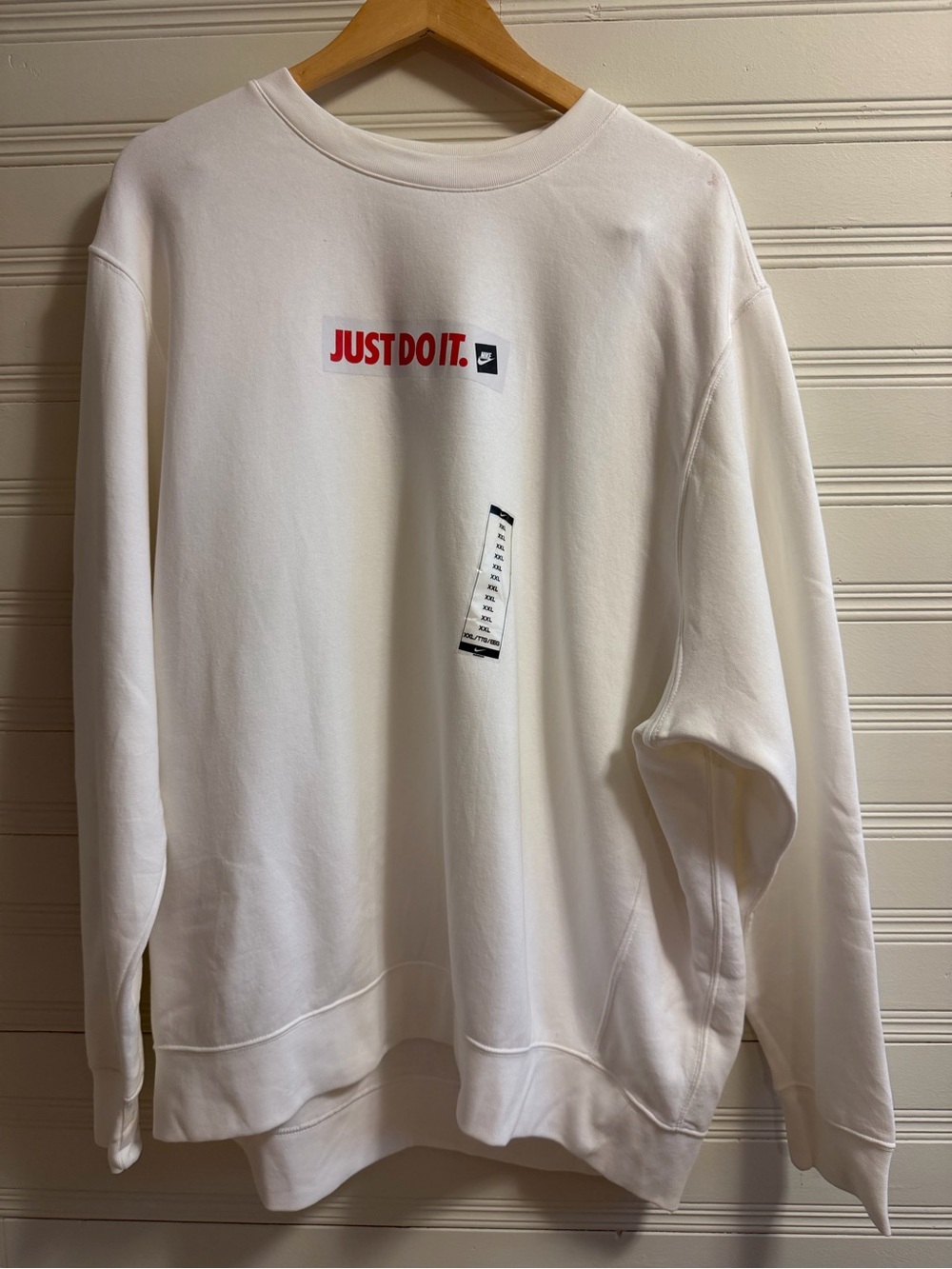 Nike Men's White 'Just Do It.' Crewneck Sweatshirt